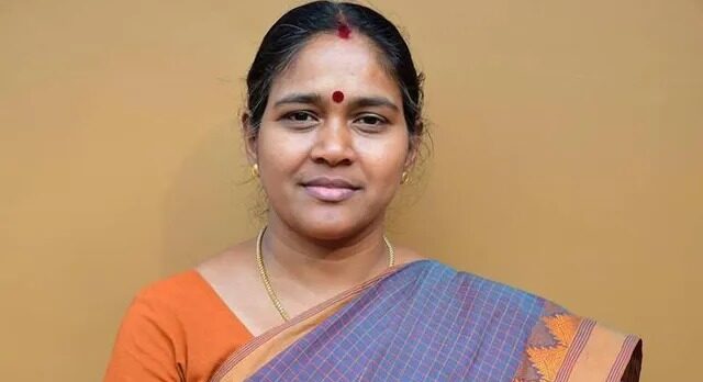 ബിജെപിയുടെ തിരഞ്ഞെടുപ്പ് അവലോകന യോഗസംഘത്തില് നിന്ന് ശോഭ സുരേന്ദ്രനെ ഒഴിവാക്കി ബിജെപിയുടെ തിരഞ്ഞെടുപ്പ് അവലോകന യോഗസംഘത്തില് നിന്ന് ശോഭ സുരേന്ദ്രനെ ഒഴിവാക്കി