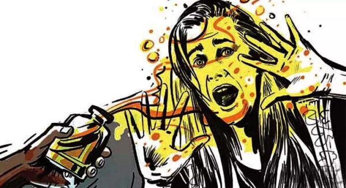 കാമുകൻ മറ്റൊരു യുവതിയുമായി വിവാഹത്തിനൊരുങ്ങി ; പ്രതിശ്രുത വധുവിന് നേരെ ആസിഡ് ഒഴിച്ച് യുവതി കാമുകൻ മറ്റൊരു യുവതിയുമായി വിവാഹത്തിനൊരുങ്ങി ; പ്രതിശ്രുത വധുവിന് നേരെ ആസിഡ് ഒഴിച്ച് യുവതി
