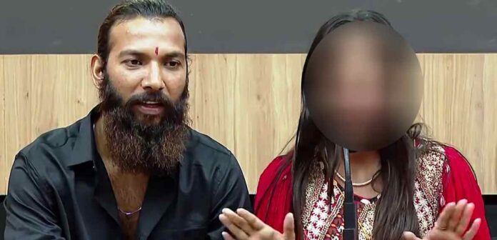 പോലീസ് സംരക്ഷണം ആവശ്യപ്പെട്ട് മുഖ്യമന്ത്രിയ്ക്കും കമീഷണർക്കും പരാതി നൽകി കുംഭമേള വൈറല് പെണ്കുട്ടി പോലീസ് സംരക്ഷണം ആവശ്യപ്പെട്ട് മുഖ്യമന്ത്രിയ്ക്കും കമീഷണർക്കും പരാതി നൽകി കുംഭമേള വൈറല് പെണ്കുട്ടി