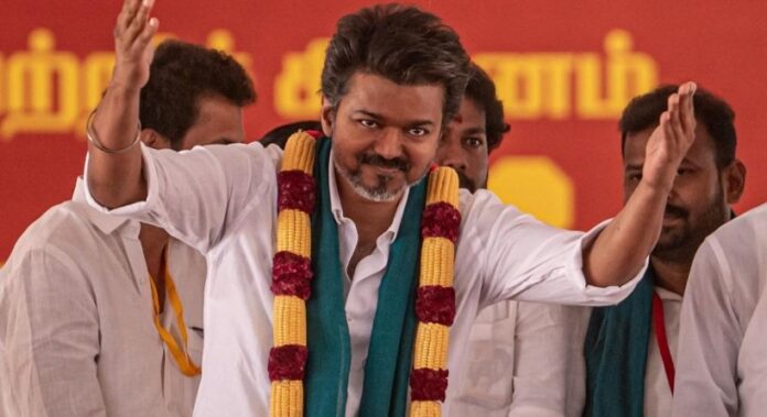 മാസത്തിൽ ഒരിക്കൽ മണ്ഡലത്തിലെത്തും ; വിജയ്യുടെ വിചിത്ര പ്രഖാപനത്തിന് കയ്യടിച്ച് ടിവികെ പ്രവർത്തകർ മാസത്തിൽ ഒരിക്കൽ മണ്ഡലത്തിലെത്തും ; വിജയ്യുടെ വിചിത്ര പ്രഖാപനത്തിന് കയ്യടിച്ച് ടിവികെ പ്രവർത്തകർ
