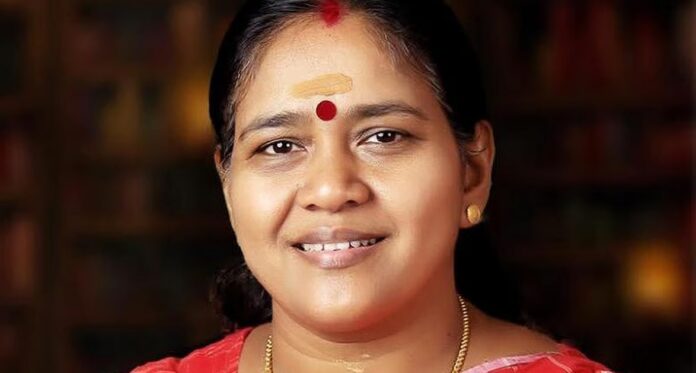 വോട്ടിന് പണം നൽകിയെന്ന പരാതി ; ശോഭാ സുരേന്ദ്രനെതിരായ പരാതിയിൽ ഈ ആഴ്ച റിപ്പോർട്ട് നൽകുമെന്ന് കളക്ടർ വോട്ടിന് പണം നൽകിയെന്ന പരാതി ; ശോഭാ സുരേന്ദ്രനെതിരായ പരാതിയിൽ ഈ ആഴ്ച റിപ്പോർട്ട് നൽകുമെന്ന് കളക്ടർ