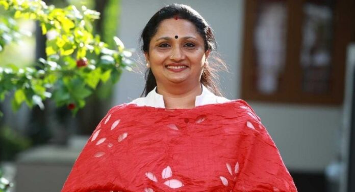 കോൺഗ്രസിനെ അപകീർത്തിപ്പെടുത്താൻ ശ്രമിച്ചു ; മുഖ്യമന്ത്രി ചർച്ചയില് പോലീസിൽ പരാതി നൽകി ദീപ്തി മേരി വർഗീസ് കോൺഗ്രസിനെ അപകീർത്തിപ്പെടുത്താൻ ശ്രമിച്ചു ; മുഖ്യമന്ത്രി ചർച്ചയില് പോലീസിൽ പരാതി നൽകി ദീപ്തി മേരി വർഗീസ്