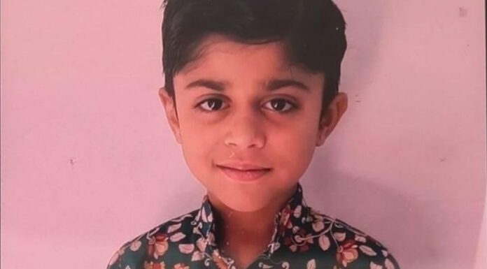 കളിക്കുന്നതിനിടെ ഹാൻഡ് ബോൾ പോസ്റ്റ് തലയിൽ വീണ് എട്ട് വയസ്സുകാരന് ദാരുണാന്ത്യം കളിക്കുന്നതിനിടെ ഹാൻഡ് ബോൾ പോസ്റ്റ് തലയിൽ വീണ് എട്ട് വയസ്സുകാരന് ദാരുണാന്ത്യം