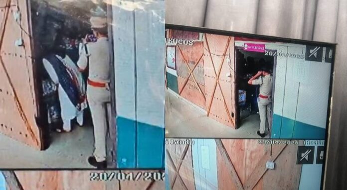 പേരാമ്പ്ര സ്ട്രോങ്ങ് റൂം വിവാദം ; മുഖ്യ തെരഞ്ഞെടുപ്പ് ഓഫീസർക്ക് റിപ്പോർട്ട് നൽകി കളക്ടർ പേരാമ്പ്ര സ്ട്രോങ്ങ് റൂം വിവാദം ; മുഖ്യ തെരഞ്ഞെടുപ്പ് ഓഫീസർക്ക് റിപ്പോർട്ട് നൽകി കളക്ടർ