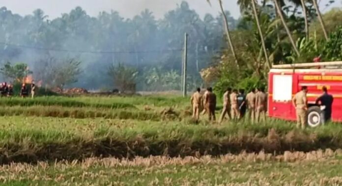 തൃശ്ശൂർ വെടിക്കെട്ട് പുരയിലെ സ്ഫോടനം : ലഭിച്ചത് 9 പേരുടെ മൃതദേഹം , രക്ഷാപ്രവർത്തനം തുടരുന്നു തൃശ്ശൂർ വെടിക്കെട്ട് പുരയിലെ സ്ഫോടനം : ലഭിച്ചത് 9 പേരുടെ മൃതദേഹം , രക്ഷാപ്രവർത്തനം തുടരുന്നു