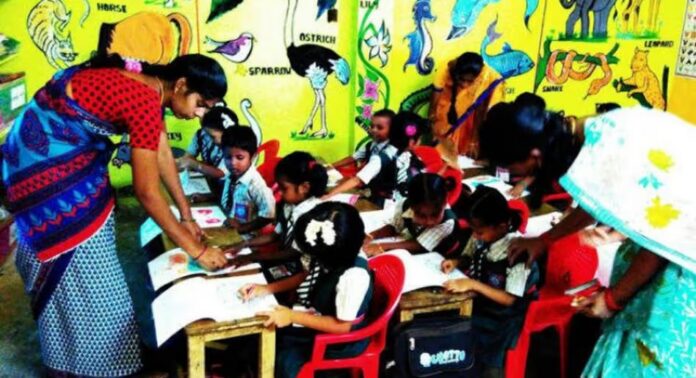കനത്ത ചൂട് ; കുഞ്ഞുങ്ങളെ അങ്കണവാടികളിൽ വരാൻ നിർബന്ധിക്കരുതെന്ന് സംസ്ഥാന ബാലാവകാശ കമ്മീഷൻ കനത്ത ചൂട് ; കുഞ്ഞുങ്ങളെ അങ്കണവാടികളിൽ വരാൻ നിർബന്ധിക്കരുതെന്ന് സംസ്ഥാന ബാലാവകാശ കമ്മീഷൻ