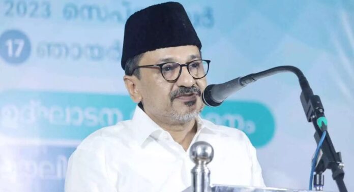 ബന്ധുവിന്റെ മൃതദേഹം നാട്ടിലെത്തിക്കാൻ വേണ്ടത് ലക്ഷങ്ങൾ ; കൈത്താങ്ങായി സാദിഖലി തങ്ങൾ ബന്ധുവിന്റെ മൃതദേഹം നാട്ടിലെത്തിക്കാൻ വേണ്ടത് ലക്ഷങ്ങൾ ; കൈത്താങ്ങായി സാദിഖലി തങ്ങൾ
