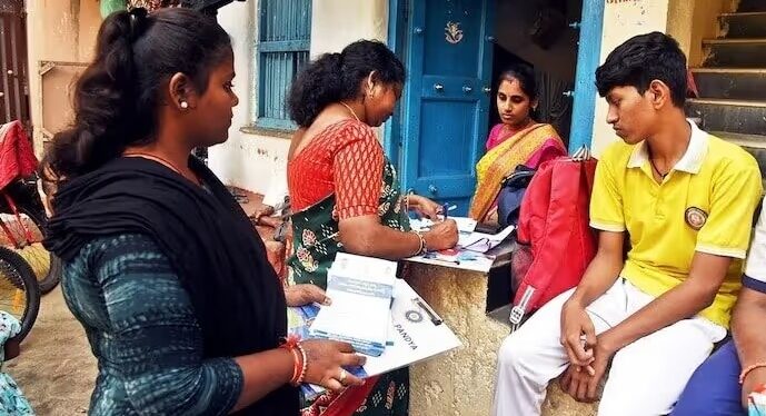 കേരളത്തിൽ 2027-ലെ സെൻസസ് പൂർണ്ണമായും ഡിജിറ്റൽ രീതിയിൽ രണ്ട് ഘട്ടങ്ങളിലായി നടത്തും കേരളത്തിൽ 2027-ലെ സെൻസസ് പൂർണ്ണമായും ഡിജിറ്റൽ രീതിയിൽ രണ്ട് ഘട്ടങ്ങളിലായി നടത്തും