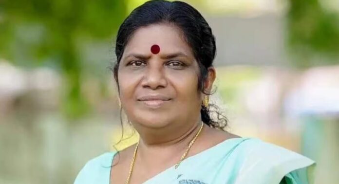 കല്ലമ്പലം വെയിലൂരിൽവെച്ച് മന്ത്രി ചിഞ്ചു റാണിയുടെ വാഹനം അപകടത്തില്പ്പെട്ടു കല്ലമ്പലം വെയിലൂരിൽവെച്ച് മന്ത്രി ചിഞ്ചു റാണിയുടെ വാഹനം അപകടത്തില്പ്പെട്ടു