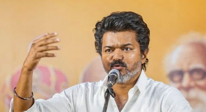 വിജയ്ക്കെതിരെ ബാലാവകാശ കമ്മീഷന് പരാതി നൽകി സംഘടന വിജയ്ക്കെതിരെ ബാലാവകാശ കമ്മീഷന് പരാതി നൽകി സംഘടന