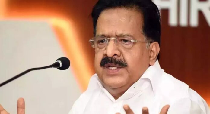 സിപിഎം എന്നും വേട്ടക്കാര്ക്കൊപ്പം ; സംവാദത്തില് നിന്നും പിണറായി ഒളിച്ചോടുന്നുവെന്ന് രമേശ് ചെന്നിത്തല സിപിഎം എന്നും വേട്ടക്കാര്ക്കൊപ്പം ; സംവാദത്തില് നിന്നും പിണറായി ഒളിച്ചോടുന്നുവെന്ന് രമേശ് ചെന്നിത്തല