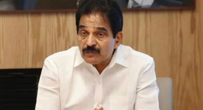 യുഡിഎഫിന്റെ വനിതാ സ്ഥാനാര്ത്ഥിക്കെതിരെ സിപിഎമ്മിന്റെ വര്ഗീയ പ്രചാരണം ; മതേതര കേരളത്തിന് അപമാനമെന്ന് കെ.സി വേണുഗോപാല് എംപി യുഡിഎഫിന്റെ വനിതാ സ്ഥാനാര്ത്ഥിക്കെതിരെ സിപിഎമ്മിന്റെ വര്ഗീയ പ്രചാരണം ; മതേതര കേരളത്തിന് അപമാനമെന്ന് കെ.സി വേണുഗോപാല് എംപി