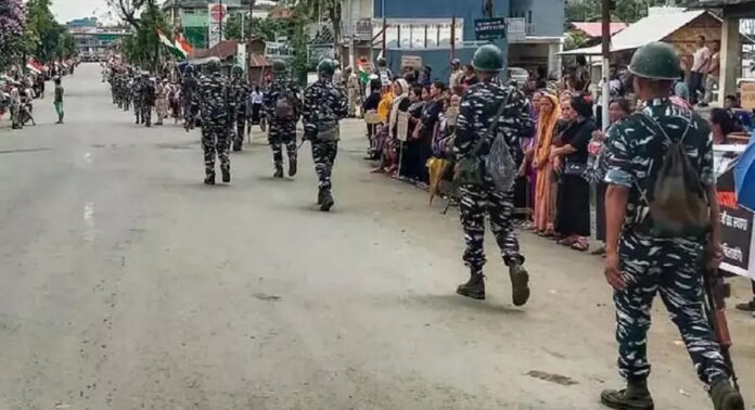 മണിപ്പൂരിൽ പ്രതിഷേധം പൊട്ടിപ്പുറപ്പെട്ടതോടെ അഞ്ച് ജില്ലകളിൽ ഇന്റർനെറ്റ് നിരോധിച്ചു മണിപ്പൂരിൽ പ്രതിഷേധം പൊട്ടിപ്പുറപ്പെട്ടതോടെ അഞ്ച് ജില്ലകളിൽ ഇന്റർനെറ്റ് നിരോധിച്ചു