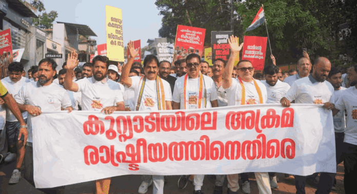 അക്രമത്തിന് ബദലായി സമാധാനത്തിന്റെ സന്ദേശം ; കെ.സി വേണുഗോപാല് എംപിയുടെ നേതൃത്വത്തില് പ്രഭാത സവാരി അക്രമത്തിന് ബദലായി സമാധാനത്തിന്റെ സന്ദേശം ; കെ.സി വേണുഗോപാല് എംപിയുടെ നേതൃത്വത്തില് പ്രഭാത സവാരി