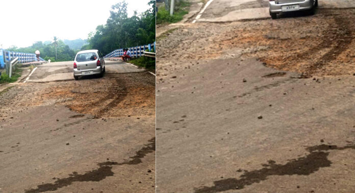 കടൂർക്കടവ് – മുണ്ടനോലിക്കടവ് പാലത്തിന്റെ അപ്രോച്ച് റോഡിന്റെ തകർച്ച വാഹനയാത്രക്കാര്ക്ക് ദുരിതമാകുന്നു കടൂർക്കടവ് – മുണ്ടനോലിക്കടവ് പാലത്തിന്റെ അപ്രോച്ച് റോഡിന്റെ തകർച്ച വാഹനയാത്രക്കാര്ക്ക് ദുരിതമാകുന്നു