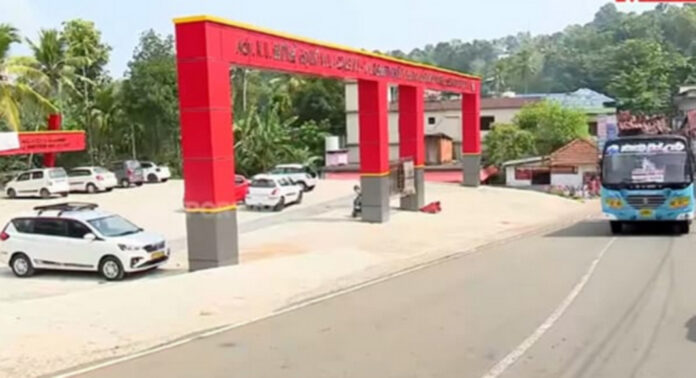 ശുചിമുറി ഇല്ലാത്തതിനാല് മലയാലപ്പുഴ ബസ് സ്റ്റാന്റ് പ്രവര്ത്തിക്കാന് അനുമതിയില്ല ശുചിമുറി ഇല്ലാത്തതിനാല് മലയാലപ്പുഴ ബസ് സ്റ്റാന്റ് പ്രവര്ത്തിക്കാന് അനുമതിയില്ല