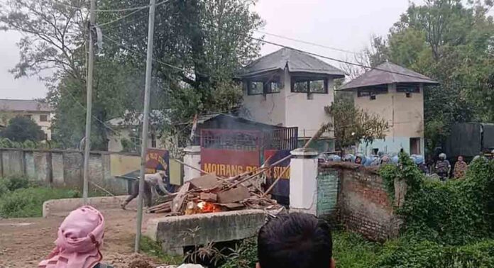 മണിപ്പൂരില് കുക്കികളുടെ ആക്രമണത്തില് കുട്ടികള്ക്ക് ദാരുണാന്ത്യം മണിപ്പൂരില് കുക്കികളുടെ ആക്രമണത്തില് കുട്ടികള്ക്ക് ദാരുണാന്ത്യം