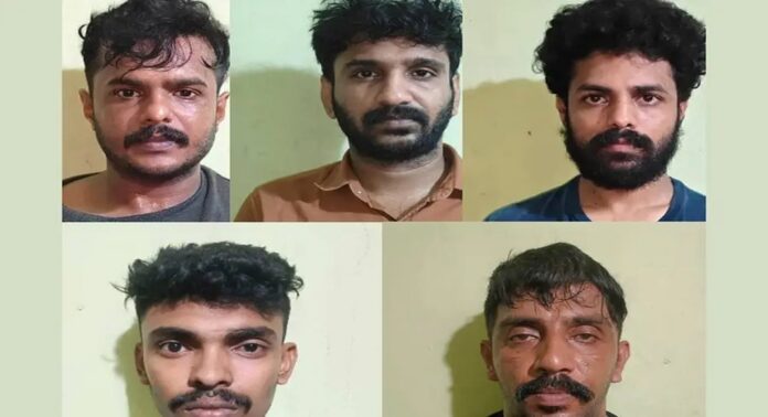 വിൽപ്പനയ്ക്കായി കൊണ്ടുവന്ന 122.72 ഗ്രാം എം.ഡി.എം.എയുമായി അഞ്ച് യുവാക്കൾ പിടിയിൽ വിൽപ്പനയ്ക്കായി കൊണ്ടുവന്ന 122.72 ഗ്രാം എം.ഡി.എം.എയുമായി അഞ്ച് യുവാക്കൾ പിടിയിൽ