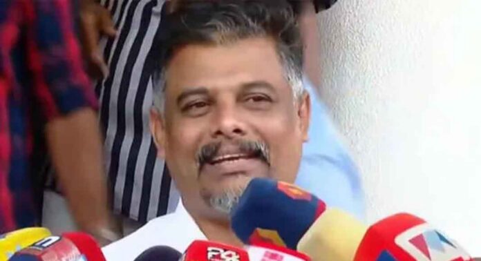 രമേഷ് പിഷാരടിക്ക് ഐക്യദാർഢ്യവുമായി എൽഡിഎഫ് സ്ഥാനാർത്ഥി എൻഎംആർ റസാഖ് രമേഷ് പിഷാരടിക്ക് ഐക്യദാർഢ്യവുമായി എൽഡിഎഫ് സ്ഥാനാർത്ഥി എൻഎംആർ റസാഖ്