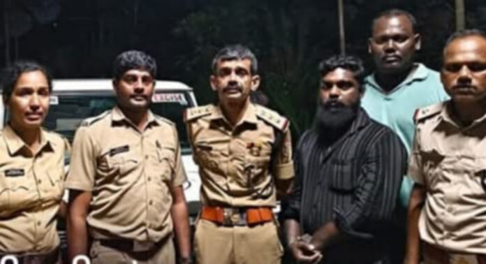 പുറമറ്റത്ത് 39 ലിറ്റർ ഇന്ത്യന് നിര്മ്മിത വിദേശ മദ്യവുമായി ഒരാള് പിടിയില് പുറമറ്റത്ത് 39 ലിറ്റർ ഇന്ത്യന് നിര്മ്മിത വിദേശ മദ്യവുമായി ഒരാള് പിടിയില്