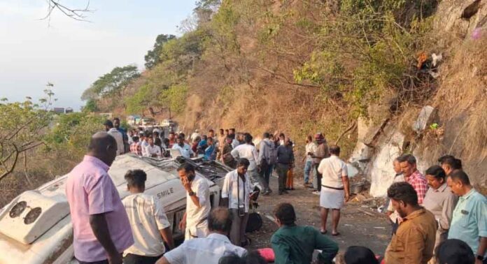 വാൽപ്പാറ അപകടം : ധനസഹായം വൈകുന്നതായി ആരോപണം വാൽപ്പാറ അപകടം : ധനസഹായം വൈകുന്നതായി ആരോപണം