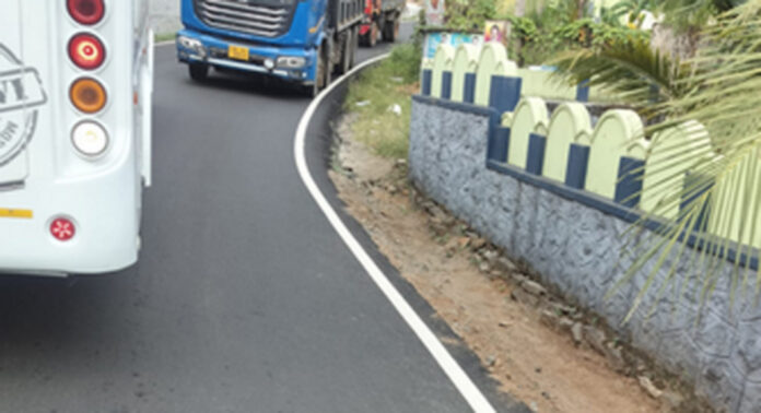 റീ ടാറിംഗ് നടത്തിയ വെട്ടൂര് -കാഞ്ഞിരപ്പാറ റോഡ് അപകടകരം ; വെട്ടൂര് ജ്യോതി പ്രസാദ് റീ ടാറിംഗ് നടത്തിയ വെട്ടൂര് -കാഞ്ഞിരപ്പാറ റോഡ് അപകടകരം ; വെട്ടൂര് ജ്യോതി പ്രസാദ്