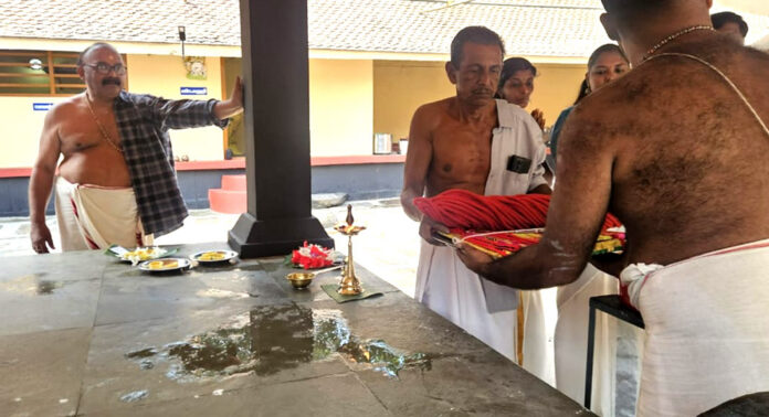 റാന്നി ഭഗവതികുന്ന് ദേവീക്ഷേത്രത്തിലെ കാർത്തിക ഉത്സവത്തിനു നാളെ കൊടിയേറും : 19ന് ആറാട്ടോടെ സമാപിക്കും റാന്നി ഭഗവതികുന്ന് ദേവീക്ഷേത്രത്തിലെ കാർത്തിക ഉത്സവത്തിനു നാളെ കൊടിയേറും : 19ന് ആറാട്ടോടെ സമാപിക്കും