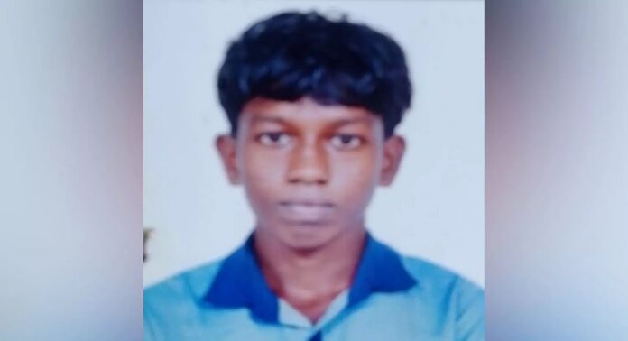കണ്ണൂർ കണ്ണപുരത്ത് പത്താം ക്ലാസ് വിദ്യാർഥി ട്രെയിൻ തട്ടി മരിച്ചു കണ്ണൂർ കണ്ണപുരത്ത് പത്താം ക്ലാസ് വിദ്യാർഥി ട്രെയിൻ തട്ടി മരിച്ചു