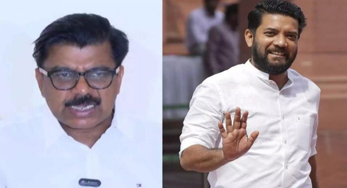 വി.ഡി സതീശനെ അഭിനന്ദിച്ചുള്ള ഫേസ്ബുക്ക് പോസ്റ്റിൽ ഷാഫി പറമ്പിലിനും മാത്യു കുഴൽനാടനുമെതിരെ സൈബർ ആക്രമണം വി.ഡി സതീശനെ അഭിനന്ദിച്ചുള്ള ഫേസ്ബുക്ക് പോസ്റ്റിൽ ഷാഫി പറമ്പിലിനും മാത്യു കുഴൽനാടനുമെതിരെ സൈബർ ആക്രമണം