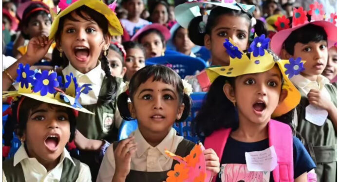 പുതിയ അധ്യയനവർഷത്തെ വരവേൽക്കാൻ സ്കൂളുകൾ ഒരുങ്ങുന്നു ; മുന്നൊരുക്കങ്ങൾ വിലയിരുത്തി വിദ്യാഭ്യാസവകുപ്പ് പുതിയ അധ്യയനവർഷത്തെ വരവേൽക്കാൻ സ്കൂളുകൾ ഒരുങ്ങുന്നു ; മുന്നൊരുക്കങ്ങൾ വിലയിരുത്തി വിദ്യാഭ്യാസവകുപ്പ്