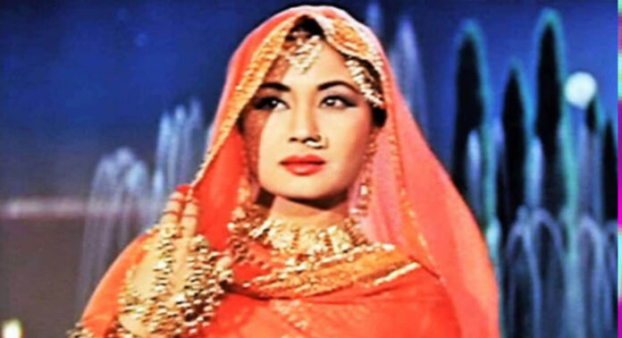 വെള്ളിത്തിരയിലെ രാജ്ഞി, ജീവിതത്തിൽ തടവുകാരി ; മീനാകുമാരി നേരിട്ട ക്രൂരതകളുടെ ഞെട്ടിക്കുന്ന കഥ വെള്ളിത്തിരയിലെ രാജ്ഞി, ജീവിതത്തിൽ തടവുകാരി ; മീനാകുമാരി നേരിട്ട ക്രൂരതകളുടെ ഞെട്ടിക്കുന്ന കഥ