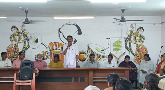 അധ്യയന വർഷം ആരംഭം ; കോന്നിയില് അവലോകനയോഗം നടത്തി അധ്യയന വർഷം ആരംഭം ; കോന്നിയില് അവലോകനയോഗം നടത്തി