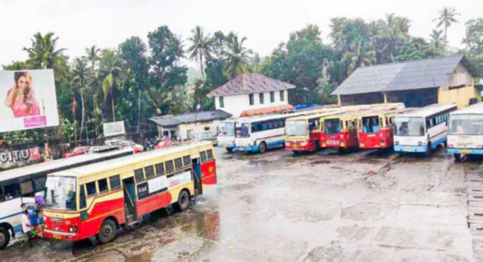 അടൂര് കെ.എസ്.ആര്.ടി.സി ഡിപ്പോയില് ബസുകള് കുറവ് ; സര്വീസുകള് മുടങ്ങുന്നു അടൂര് കെ.എസ്.ആര്.ടി.സി ഡിപ്പോയില് ബസുകള് കുറവ് ; സര്വീസുകള് മുടങ്ങുന്നു