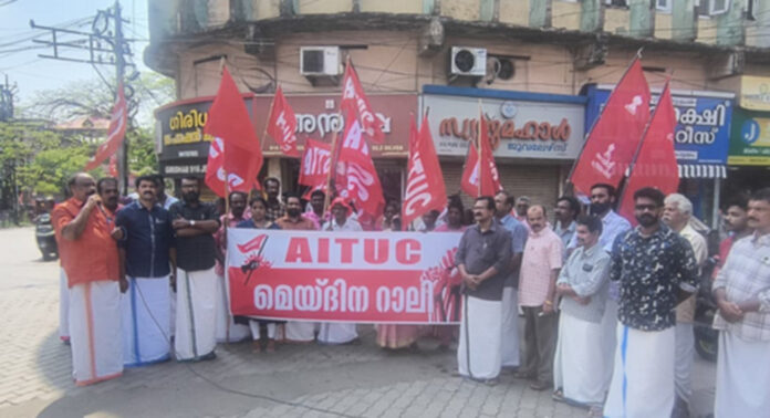 എ.ഐ.റ്റി.യു.സി പത്തനംതിട്ട മണ്ഡലം കമ്മറ്റിയുടെ നേതൃത്വത്തിൽ മെയ്ദിന റാലി നടത്തി എ.ഐ.റ്റി.യു.സി പത്തനംതിട്ട മണ്ഡലം കമ്മറ്റിയുടെ നേതൃത്വത്തിൽ മെയ്ദിന റാലി നടത്തി