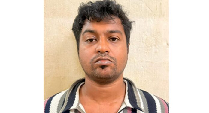 പ്രായപൂർത്തിയാകാത്ത പെൺകുട്ടിയോട് ലൈംഗികാതിക്രമം : പന്തളം സ്വദേശി അറസ്റ്റിൽ പ്രായപൂർത്തിയാകാത്ത പെൺകുട്ടിയോട് ലൈംഗികാതിക്രമം : പന്തളം സ്വദേശി അറസ്റ്റിൽ
