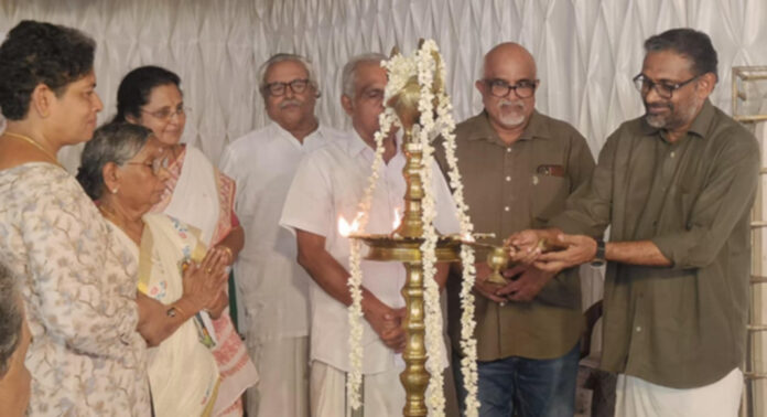 ഡോ.സി.പി. ലീല രചിച്ച നിരൂപണ ഗ്രന്ഥം – മാധവിക്കുട്ടി, ആത്മാവിൽതൊട്ട നീലാംബരി – പ്രകാശനം ചെയ്തു ഡോ.സി.പി. ലീല രചിച്ച നിരൂപണ ഗ്രന്ഥം – മാധവിക്കുട്ടി, ആത്മാവിൽതൊട്ട നീലാംബരി – പ്രകാശനം ചെയ്തു