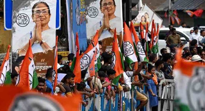 നാളെ വോട്ടെണ്ണൽ നടക്കാനിരിക്കേ ബംഗാളിൽ ഒരുക്കങ്ങൾ അവസാന ഘട്ടത്തിൽ നാളെ വോട്ടെണ്ണൽ നടക്കാനിരിക്കേ ബംഗാളിൽ ഒരുക്കങ്ങൾ അവസാന ഘട്ടത്തിൽ