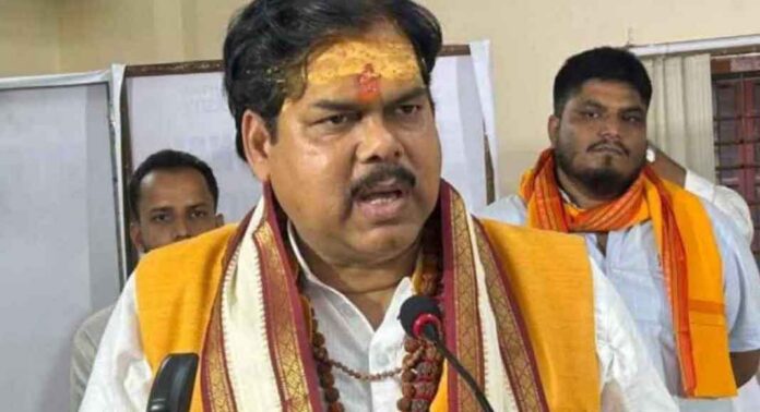 പെണ്കുട്ടികള്ക്ക് എന്തിനാണ് വിദ്യാഭ്യാസം? അവര് വീട്ടിലിരിക്കേണ്ടവര് ; ബിഹാര് വിദ്യാഭ്യാസ മന്ത്രി പെണ്കുട്ടികള്ക്ക് എന്തിനാണ് വിദ്യാഭ്യാസം? അവര് വീട്ടിലിരിക്കേണ്ടവര് ; ബിഹാര് വിദ്യാഭ്യാസ മന്ത്രി