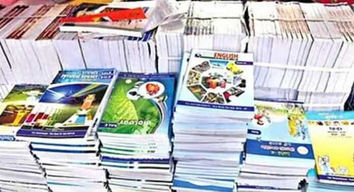 സംസ്ഥാനത്തെ വിദ്യാഭ്യാസ മേഖല കടുത്ത പ്രതിസന്ധിയിൽ : പാഠപുസ്തക വിതരണവും പരിശീലനവും വഴിമുട്ടി സംസ്ഥാനത്തെ വിദ്യാഭ്യാസ മേഖല കടുത്ത പ്രതിസന്ധിയിൽ : പാഠപുസ്തക വിതരണവും പരിശീലനവും വഴിമുട്ടി