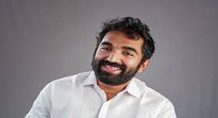 ഉമ്മന്ചാണ്ടിയുടെ ഫ്ളക്സ് കീറിയത് പ്രതിഷേധത്തിലേക്ക് കടന്നുകയറിയ ഇടതുപക്ഷക്കാരനായിരിക്കും : ചാണ്ടി ഉമ്മന് ഉമ്മന്ചാണ്ടിയുടെ ഫ്ളക്സ് കീറിയത് പ്രതിഷേധത്തിലേക്ക് കടന്നുകയറിയ ഇടതുപക്ഷക്കാരനായിരിക്കും : ചാണ്ടി ഉമ്മന്