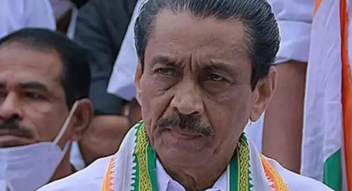 ഇടുക്കിയിൽ മന്ത്രിസ്ഥാനത്തിനായി വടംവലി : കോൺഗ്രസും കേരള കോൺഗ്രസും നേർക്കുനേർ ഇടുക്കിയിൽ മന്ത്രിസ്ഥാനത്തിനായി വടംവലി : കോൺഗ്രസും കേരള കോൺഗ്രസും നേർക്കുനേർ