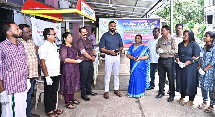 ഡെങ്കിപ്പനി ദിനാചരണത്തിന്റെ ജില്ലാതല ഉദ്ഘാടനം കളക്ടര് എസ് പ്രേം കൃഷ്ണന് നിര്വഹിച്ചു ഡെങ്കിപ്പനി ദിനാചരണത്തിന്റെ ജില്ലാതല ഉദ്ഘാടനം കളക്ടര് എസ് പ്രേം കൃഷ്ണന് നിര്വഹിച്ചു