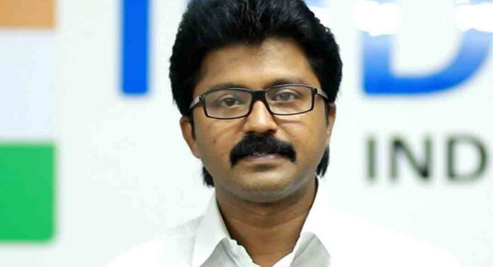 എൽദോസ് കുന്നപ്പിള്ളിക്കെതിരായ ബലാത്സംഗ കേസ്: പരാതിക്കാരി മൊഴി മാറ്റി; കോടതി ഇന്ന് പരിഗണിക്കും എൽദോസ് കുന്നപ്പിള്ളിക്കെതിരായ ബലാത്സംഗ കേസ്: പരാതിക്കാരി മൊഴി മാറ്റി; കോടതി ഇന്ന് പരിഗണിക്കും