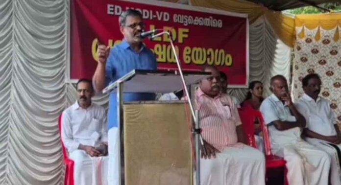 മാന്യത വിട്ട് പെരുമാറിയാൽ നെഞ്ചത്ത് കയറി താളമേളം ചവിട്ടും ; പോലീസിനെതിരെ സിപിഎം ജില്ലാ സെക്രട്ടറിയുടെ ഭീഷണി പ്രസംഗം മാന്യത വിട്ട് പെരുമാറിയാൽ നെഞ്ചത്ത് കയറി താളമേളം ചവിട്ടും ; പോലീസിനെതിരെ സിപിഎം ജില്ലാ സെക്രട്ടറിയുടെ ഭീഷണി പ്രസംഗം