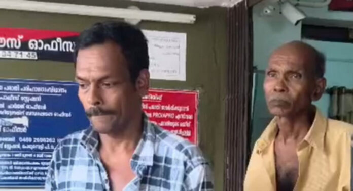 ചുങ്കപ്പാറയില് യുവാവിനെ വെട്ടി കൊലപ്പെടുത്താൻ ശ്രമം അച്ഛനും മകനും അറസ്റ്റിൽ ചുങ്കപ്പാറയില് യുവാവിനെ വെട്ടി കൊലപ്പെടുത്താൻ ശ്രമം അച്ഛനും മകനും അറസ്റ്റിൽ