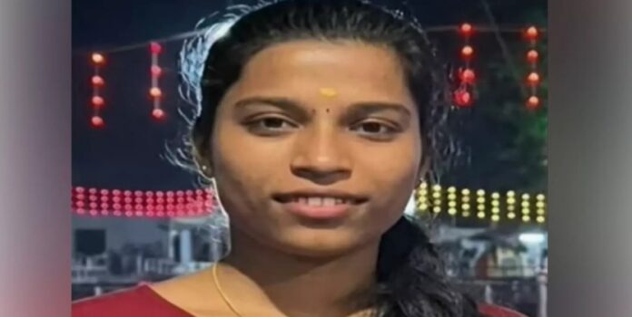 ആലപ്പുഴയിൽ മസ്തിഷ്കജ്വരം ബാധിച്ച് നേഴ്സ് മരിച്ചു ആലപ്പുഴയിൽ മസ്തിഷ്കജ്വരം ബാധിച്ച് നേഴ്സ് മരിച്ചു