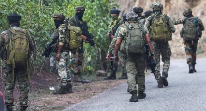 ഛത്തീസ്ഗഡിൽ കുഴിബോംബ് നീക്കം ചെയ്യുന്നതിനിടെ സ്ഫോടനം ; മൂന്ന് ജവാന്മാർ വീരമൃത്യു വരിച്ചു ഛത്തീസ്ഗഡിൽ കുഴിബോംബ് നീക്കം ചെയ്യുന്നതിനിടെ സ്ഫോടനം ; മൂന്ന് ജവാന്മാർ വീരമൃത്യു വരിച്ചു