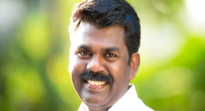 554 വോട്ടിന് മുകളില് ഭൂരിപക്ഷത്തിന് ജയിക്കും ; ഫേസ്ബുക്ക് പോസ്റ്റുമായി ശ്രീനിജിന് 554 വോട്ടിന് മുകളില് ഭൂരിപക്ഷത്തിന് ജയിക്കും ; ഫേസ്ബുക്ക് പോസ്റ്റുമായി ശ്രീനിജിന്