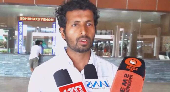 ഇറാനിൽ കപ്പലിൽ കുടുങ്ങിയ ആലപ്പുഴ സ്വദേശി നാട്ടിൽ തിരിച്ചെത്തി ഇറാനിൽ കപ്പലിൽ കുടുങ്ങിയ ആലപ്പുഴ സ്വദേശി നാട്ടിൽ തിരിച്ചെത്തി