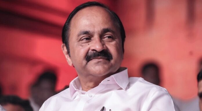 വിഡി സതീശനെ അനുകൂലിച്ച് ക്ലിഫ് ഹൗസിന് സമീപം ഫ്ളക്സ് ബോര്ഡുകൾ വിഡി സതീശനെ അനുകൂലിച്ച് ക്ലിഫ് ഹൗസിന് സമീപം ഫ്ളക്സ് ബോര്ഡുകൾ
